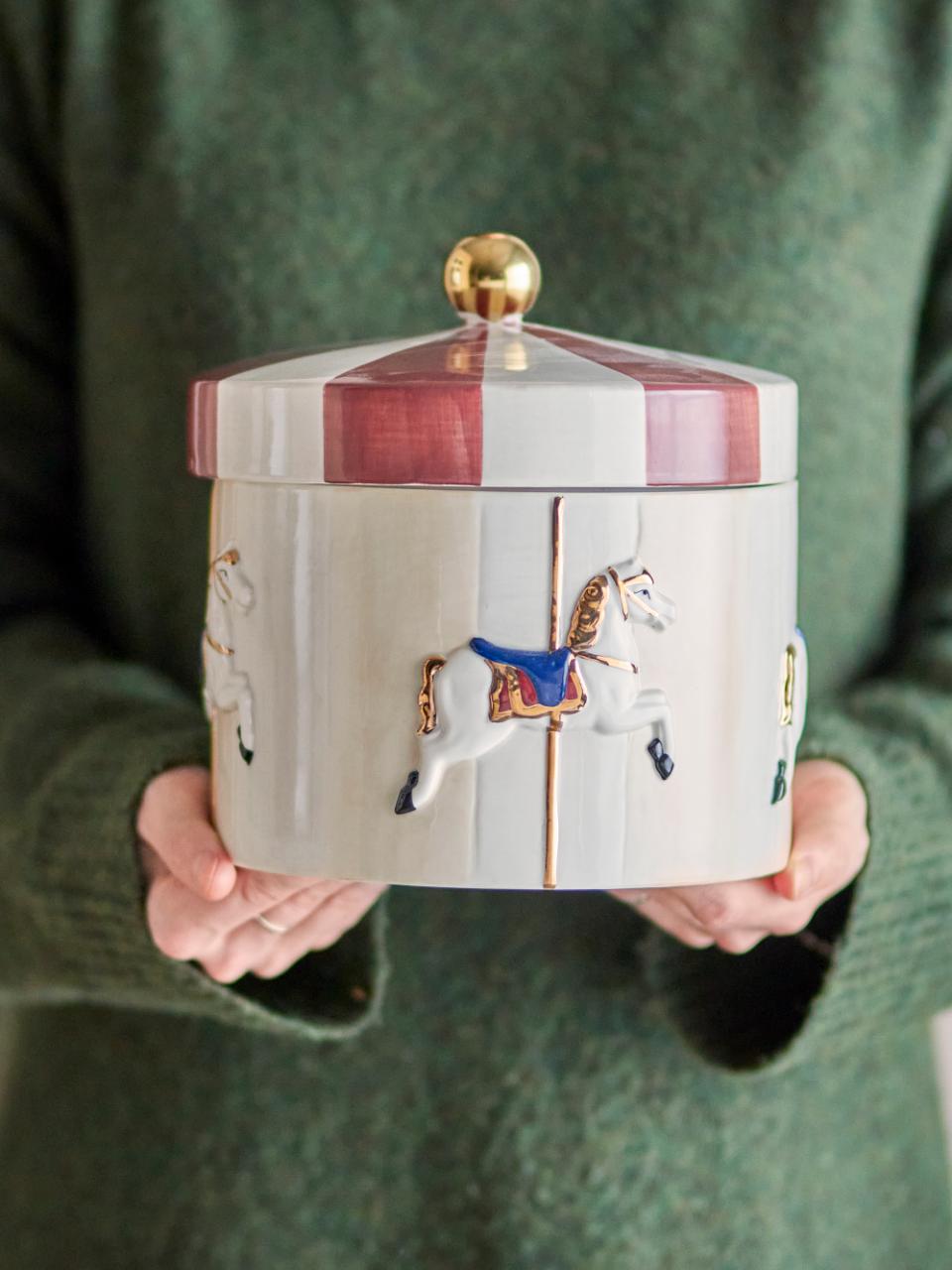 Merry-go-round-jar-4