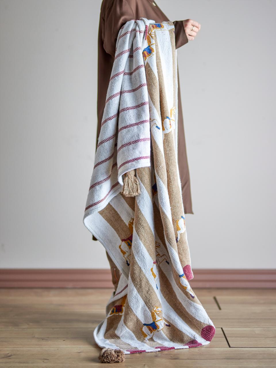 Merry-go-round-Throw-3